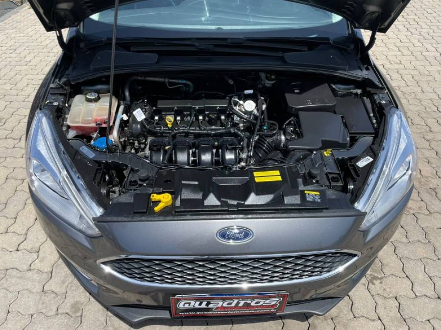 FORD - FOCUS - 2018/2018 - Cinza - R$ 59.990,00