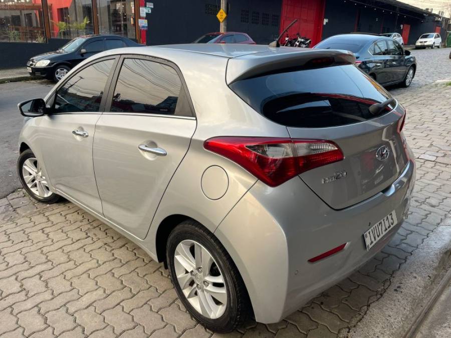 HYUNDAI - HB20 - 2014/2014 - Prata - R$ 46.900,00