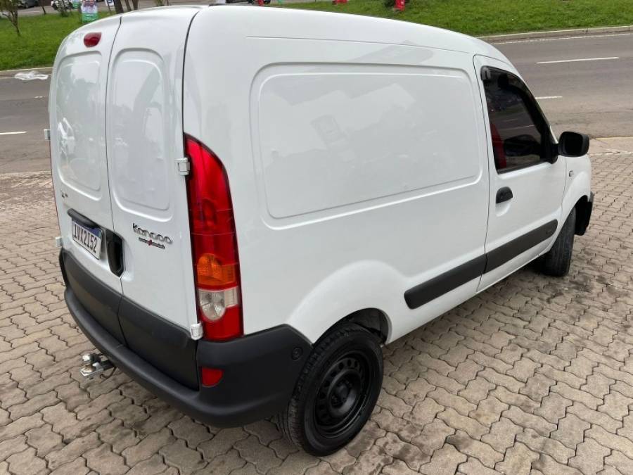 RENAULT - KANGOO - 2015/2015 - Branca - R$ 41.900,00