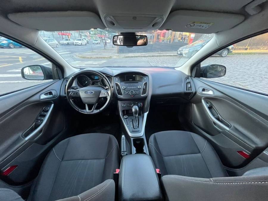 FORD - FOCUS - 2018/2018 - Cinza - R$ 59.900,00