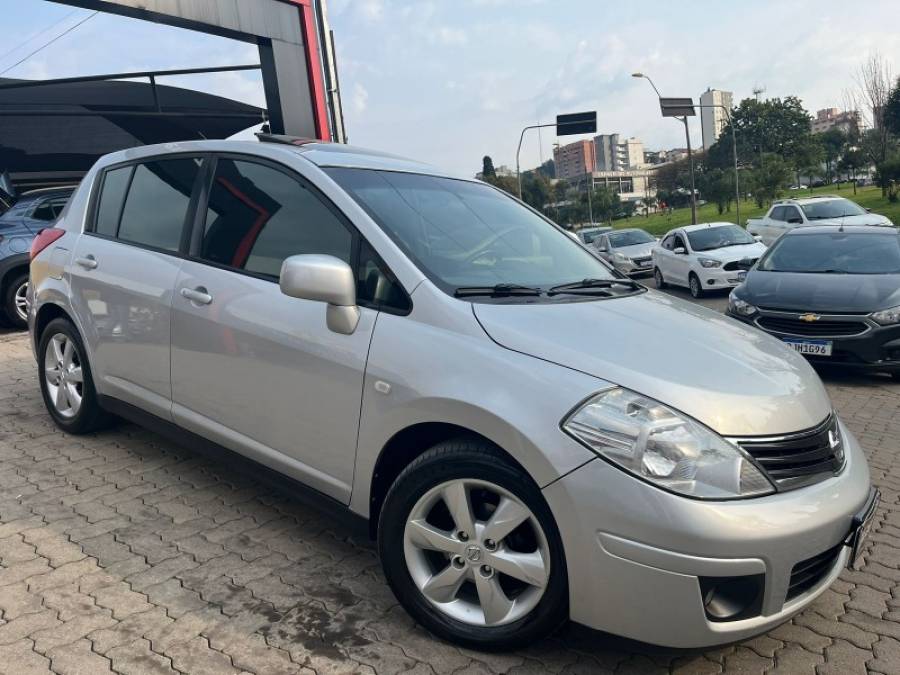 NISSAN - TIIDA - 2011/2011 - Prata - R$ 38.900,00