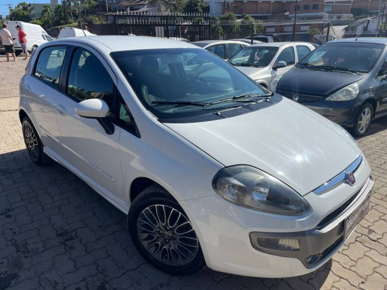 FIAT - PUNTO - 2013/2013 - Branca - Sob Consulta