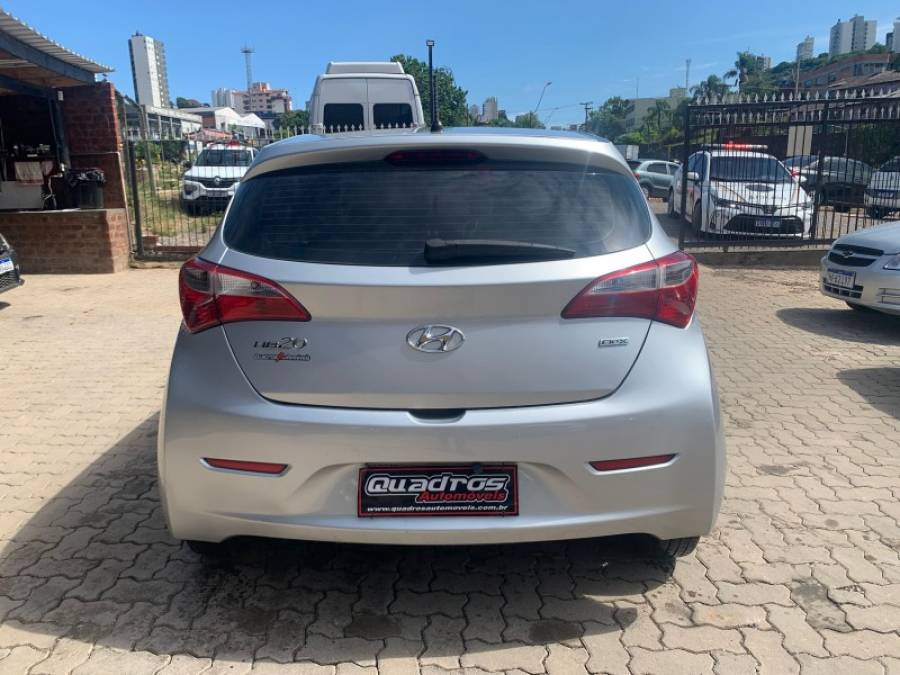 HYUNDAI - HB20 - 2015/2015 - Prata - R$ 43.900,00