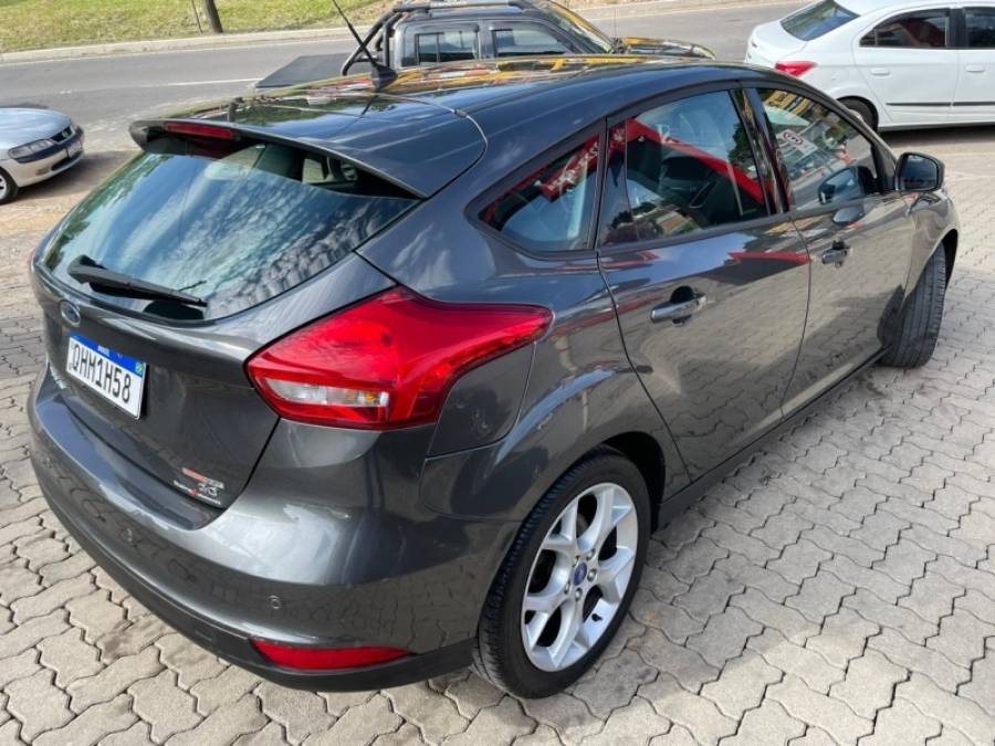 FORD - FOCUS - 2016/2016 - Cinza - R$ 57.900,00