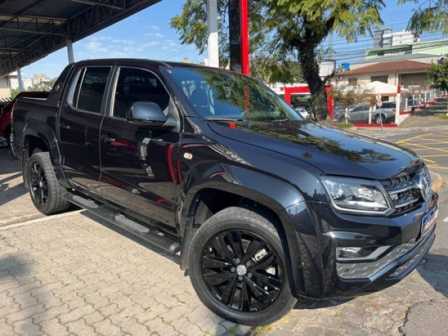 VOLKSWAGEN - AMAROK - 2022/2022 - Preta - R$ 219.900,00