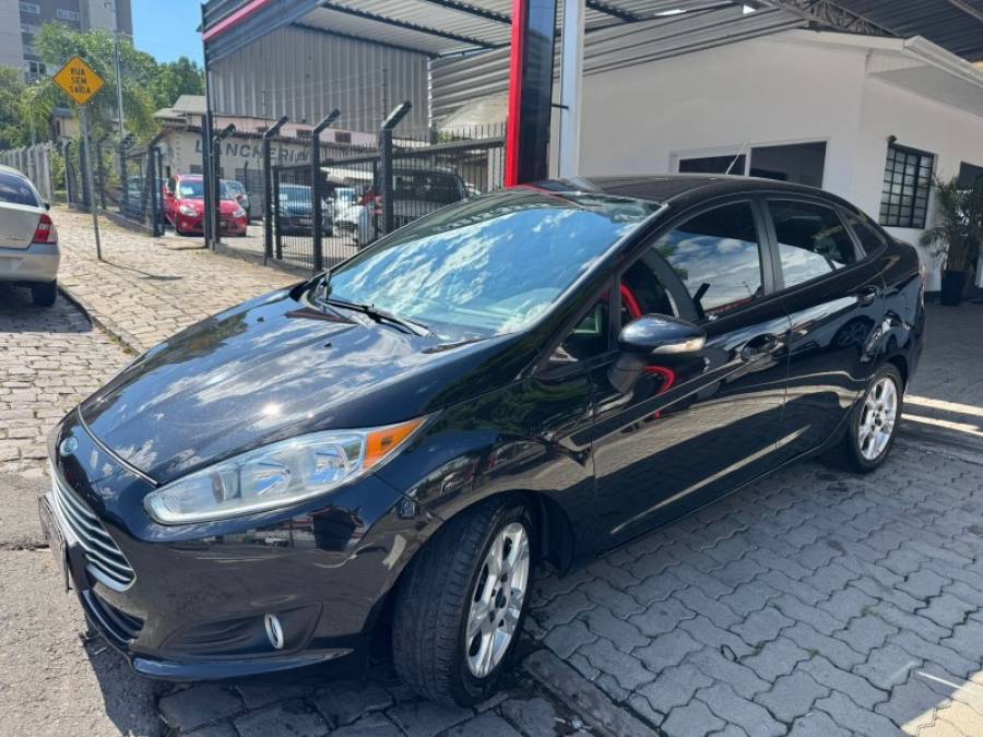 FORD - FIESTA - 2014/2014 - Preta - R$ 39.900,00