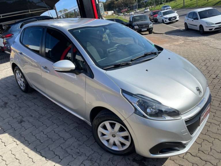 PEUGEOT - 208 - 2018/2018 - Prata - R$ 44.900,00