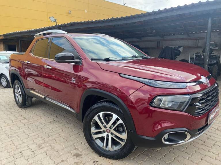 FIAT - TORO - 2018/2018 - Vermelha - R$ 99.990,00