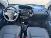 TOYOTA - ETIOS - 2014/2014 - Branca - R$ 40.900,00