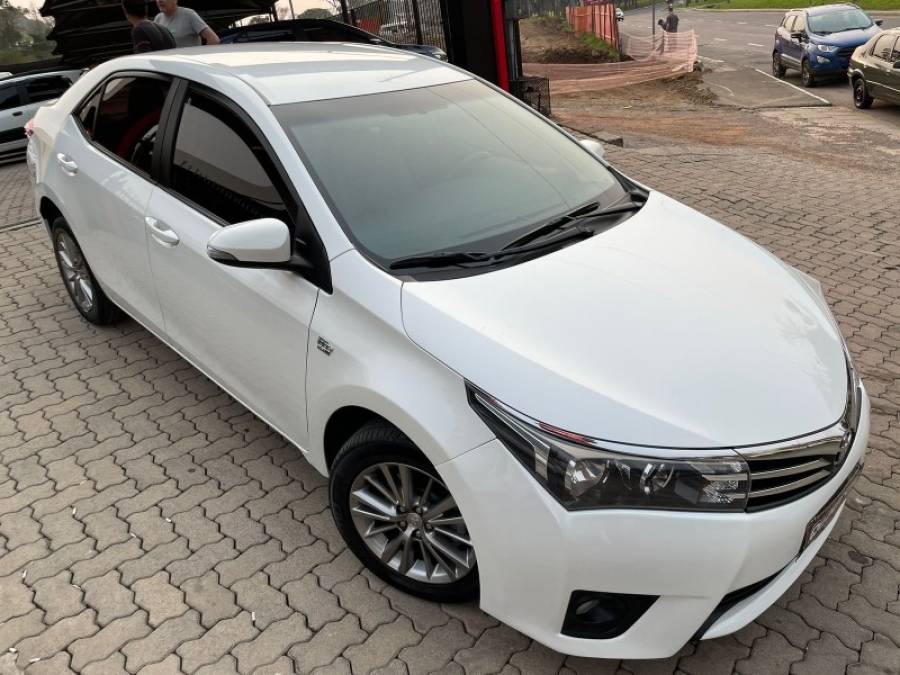 TOYOTA - COROLLA - 2016/2016 - Branca - R$ 85.900,00