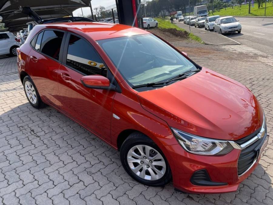 CHEVROLET - ONIX - 2020/2020 - Laranja - R$ 63.900,00