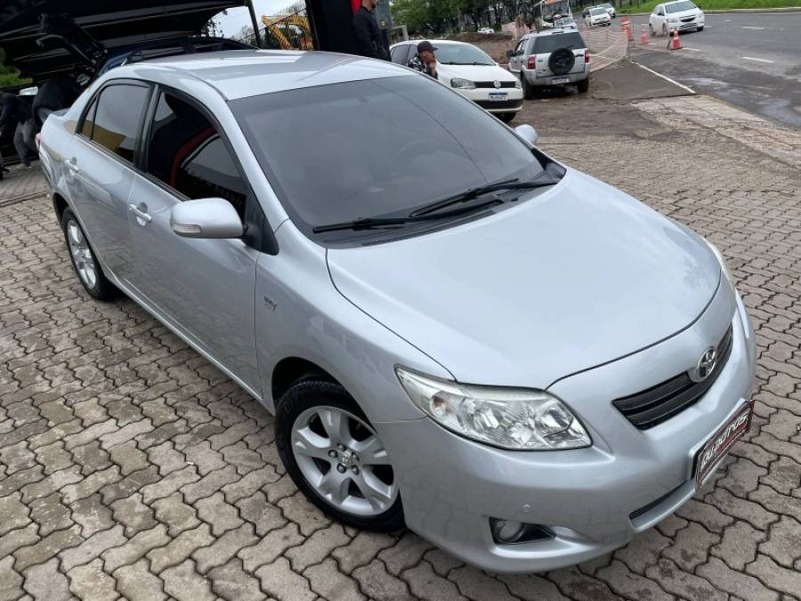 TOYOTA - COROLLA - 2010/2010 - Prata - R$ 55.900,00