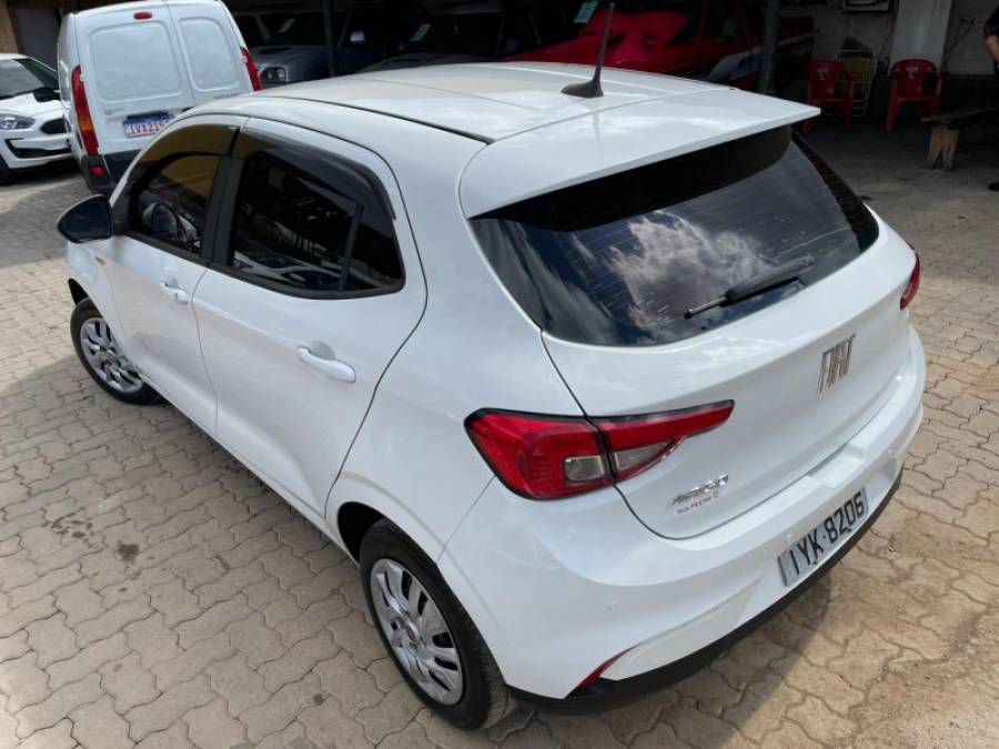 FIAT - ARGO - 2018/2018 - Branca - R$ 49.990,00