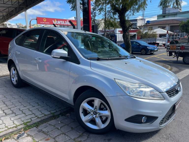 FORD - FOCUS - 2011/2011 - Prata - R$ 35.900,00