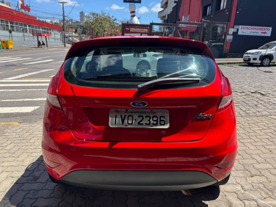 FORD - FIESTA - 2014/2014 - Vermelha - R$ 41.900,00