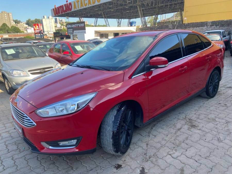 FORD - FOCUS - 2016/2016 - Vermelha - R$ 59.990,00