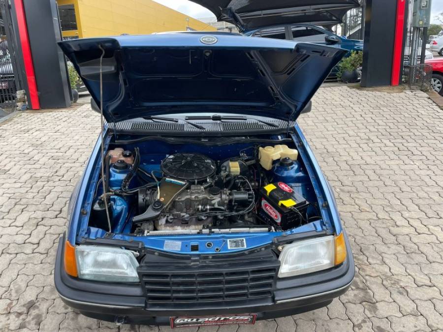 CHEVROLET - KADETT - 1994/1994 - Azul - R$ 17.900,00