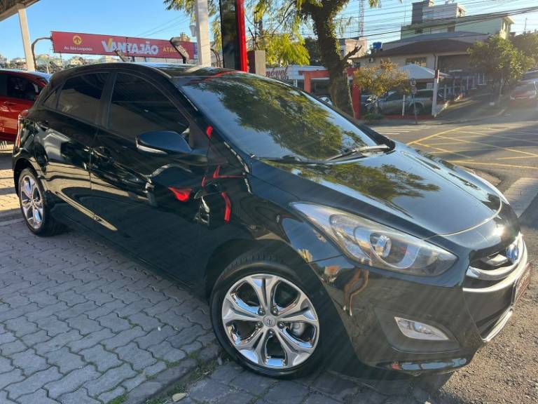 HYUNDAI - I30 - 2015/2015 - Preta - R$ 65.900,00