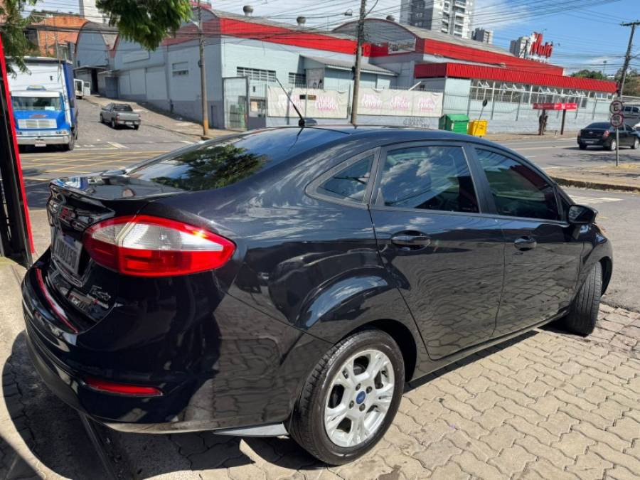 FORD - FIESTA - 2014/2014 - Preta - R$ 39.900,00