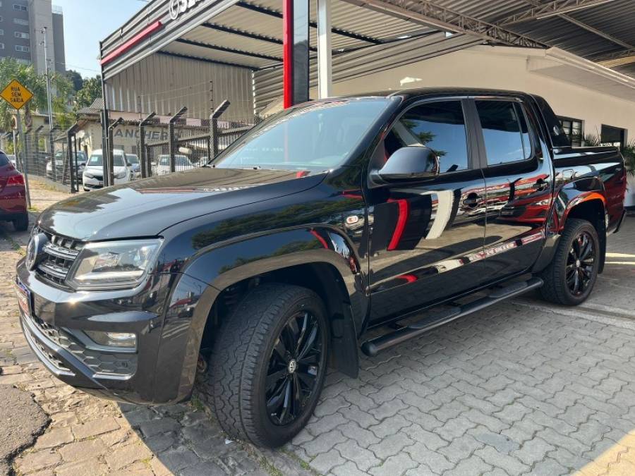 VOLKSWAGEN - AMAROK - 2022/2022 - Preta - R$ 219.990,00