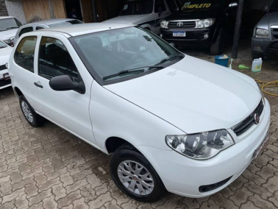 FIAT - PALIO - 2016/2016 - Branca - R$ 28.900,00