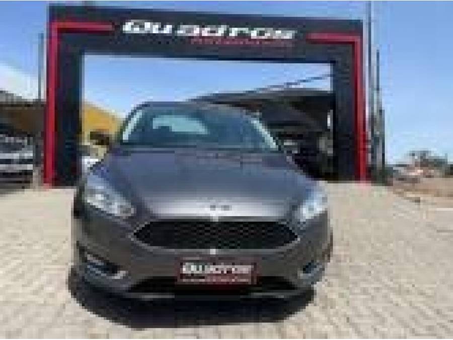 FORD - FOCUS - 2018/2018 - Cinza - R$ 59.990,00