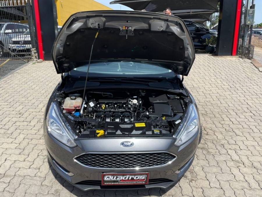 FORD - FOCUS - 2018/2018 - Cinza - R$ 59.990,00