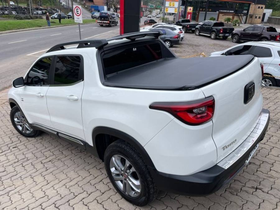 FIAT - TORO - 2021/2021 - Branca - R$ 116.900,00