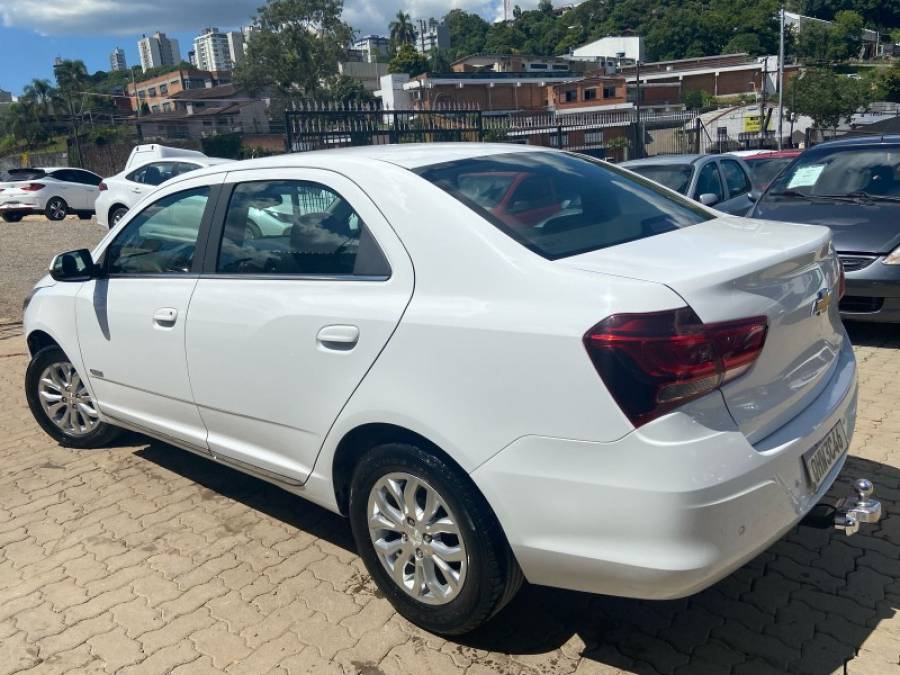 CHEVROLET - COBALT - 2017/2017 - Branca - R$ 55.900,00