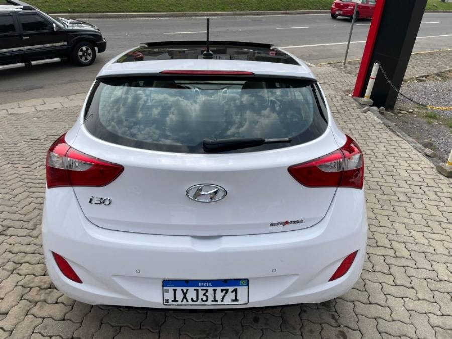 HYUNDAI - I30 - 2016/2016 - Branca - R$ 84.900,00