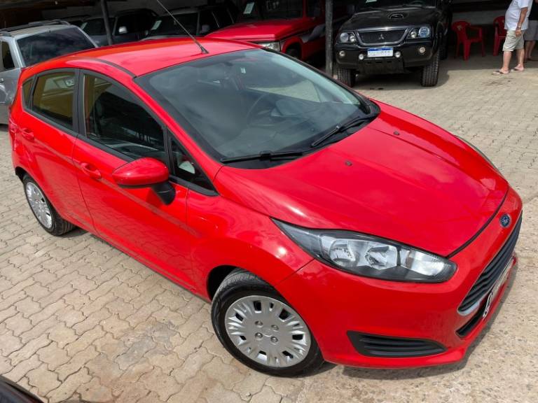 FORD - FIESTA - 2014/2014 - Vermelha - R$ 41.900,00