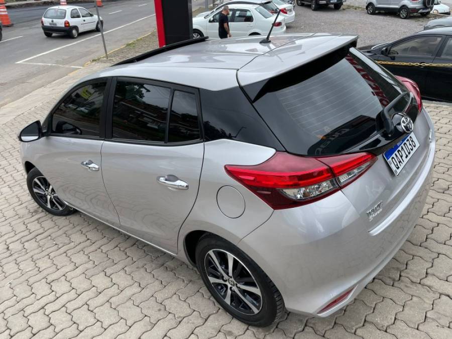 TOYOTA - YARIS - 2019/2019 - Prata - R$ 80.900,00