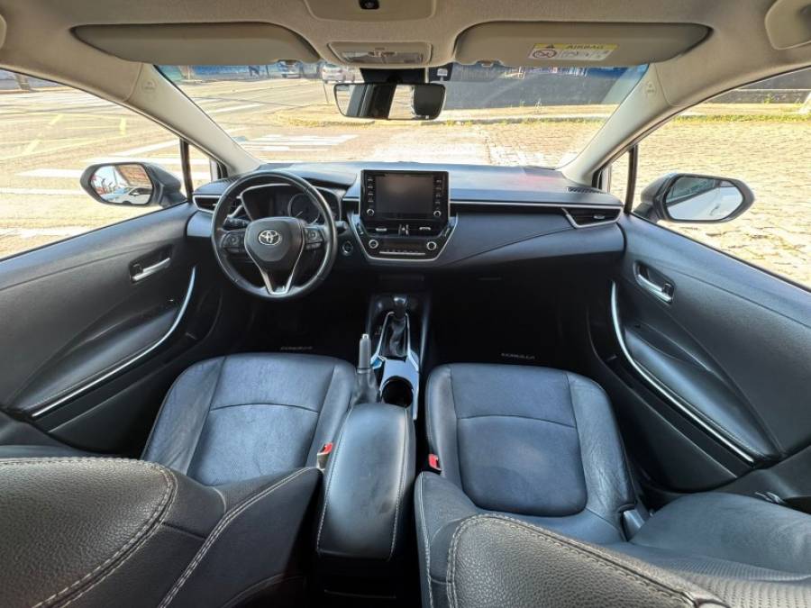 TOYOTA - COROLLA - 2023/2023 - Branca - R$ 129.990,00