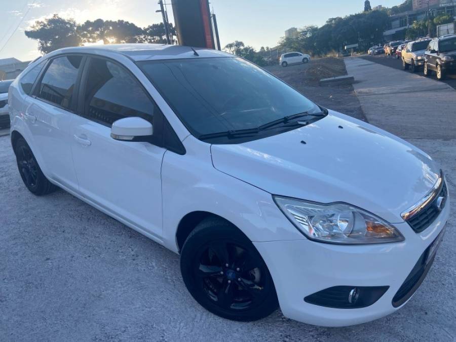 FORD - FOCUS - 2013/2013 - Branca - R$ 42.900,00