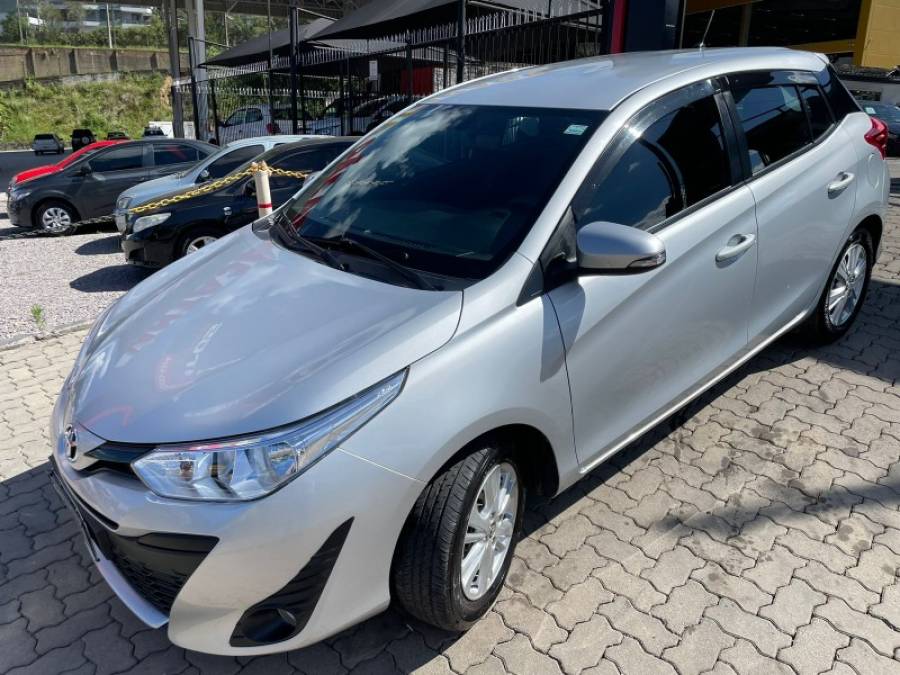 TOYOTA - YARIS - 2019/2019 - Cinza - R$ 70.900,00