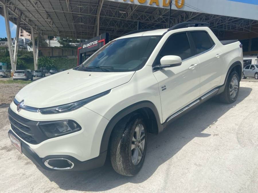 FIAT - TORO - 2021/2021 - Branca - R$ 115.900,00