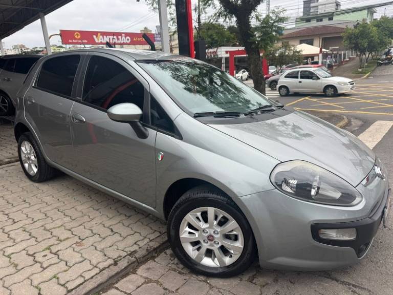 FIAT - PUNTO - 2014/2014 - Cinza - R$ 40.900,00