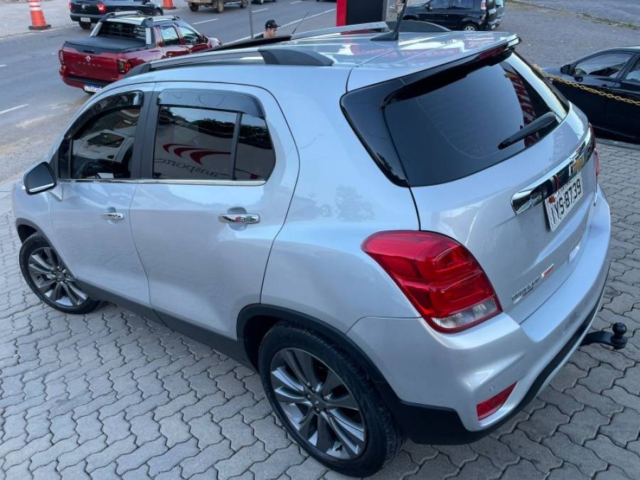 CHEVROLET - TRACKER - 2018/2018 - Prata - R$ 89.990,00