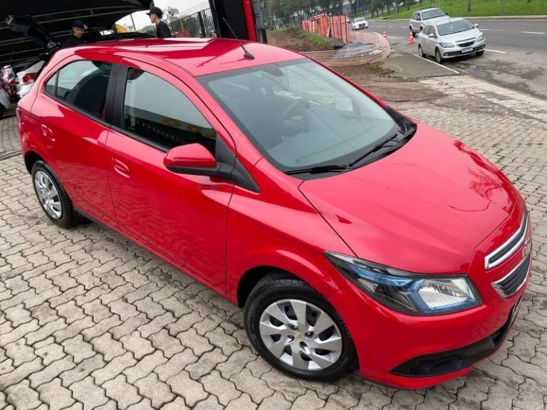 CHEVROLET - ONIX - 2015/2015 - Vermelha - R$ 49.900,00