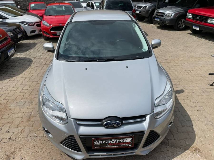 FORD - FOCUS - 2015/2015 - Prata - R$ 51.900,00