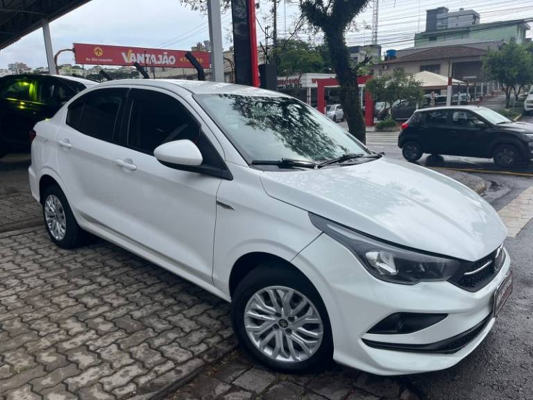 FIAT - CRONOS - 2020/2020 - Branca - R$ 65.990,00