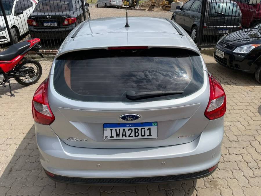 FORD - FOCUS - 2015/2015 - Prata - R$ 51.900,00