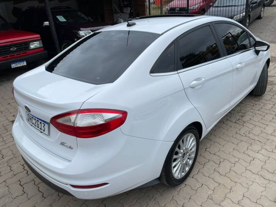 FORD - FIESTA - 2015/2015 - Branca - R$ 49.900,00