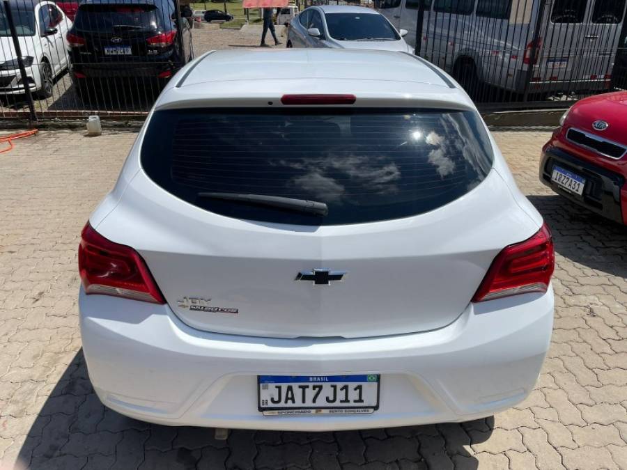 CHEVROLET - ONIX - 2021/2021 - Branca - R$ 56.900,00