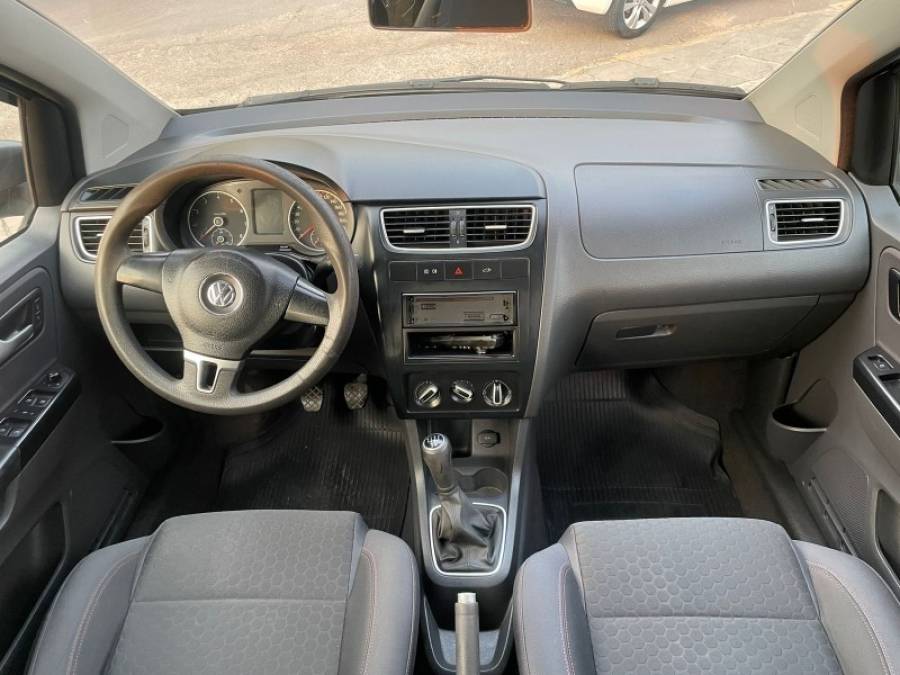 VOLKSWAGEN - CROSSFOX - 2013/2013 - Cinza - R$ 40.900,00