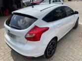 FORD - FOCUS - 2015/2015 - Branca - R$ 55.900,00