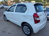 TOYOTA - ETIOS - 2014/2014 - Prata - R$ 40.900,00