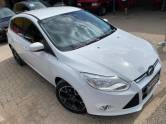 FORD - FOCUS - 2015/2015 - Branca - R$ 55.900,00