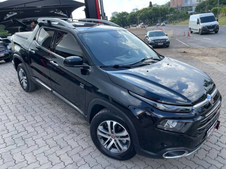 FIAT - TORO - 2017/2017 - Preta - R$ 99.900,00