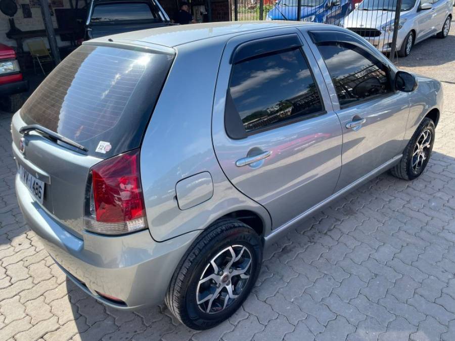 FIAT - PALIO - 2015/2015 - Cinza - R$ 30.990,00